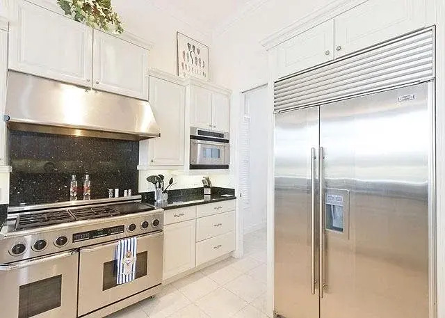 Bahama Mama 4 Br home by RedAwning