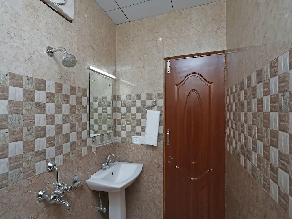 OYO 33014 Bhagwati Palace Guest House