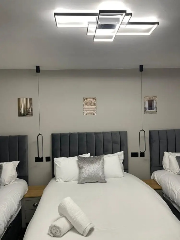 Luis apartments in Leeds