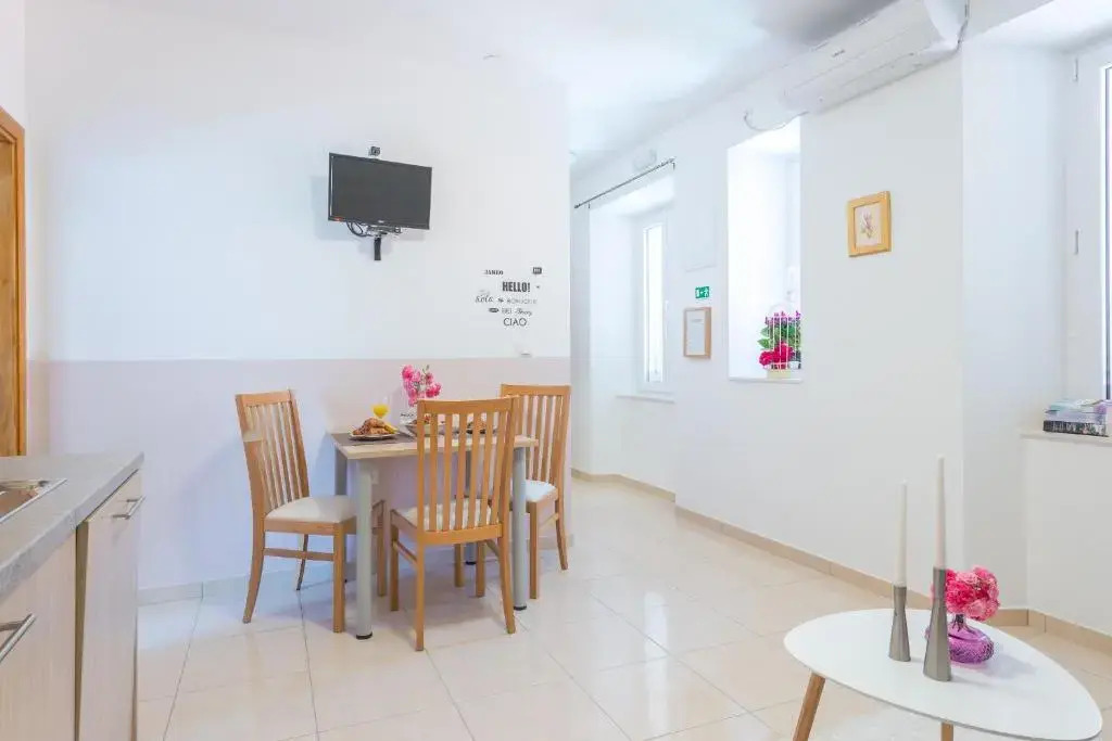 Fora Apartments