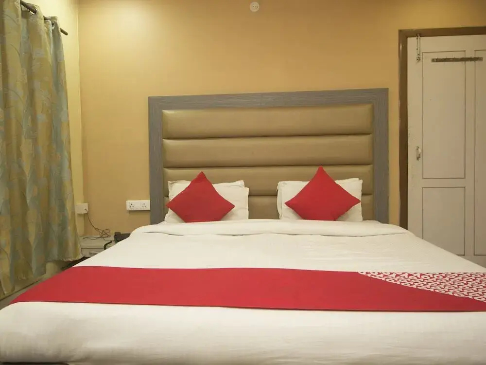 Sudhriti Hotel By OYO Rooms