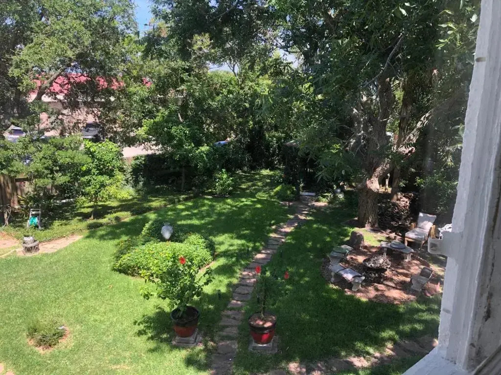 Avenue O Bed and Breakfast