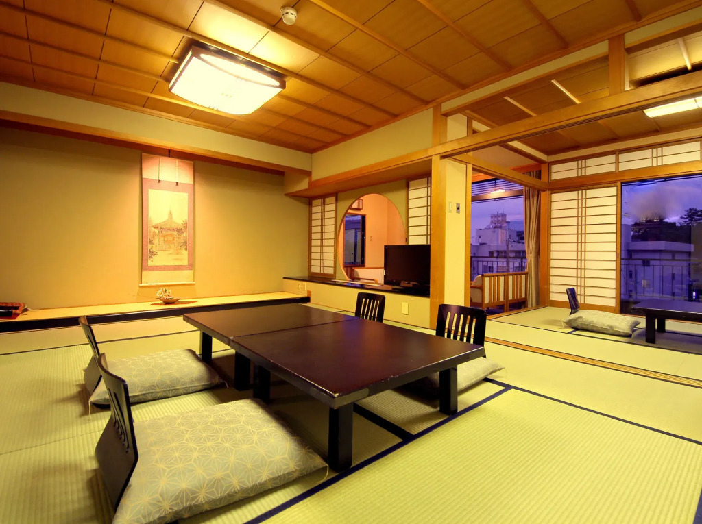 Ryokan Asukasou at the entrancne of Nara park