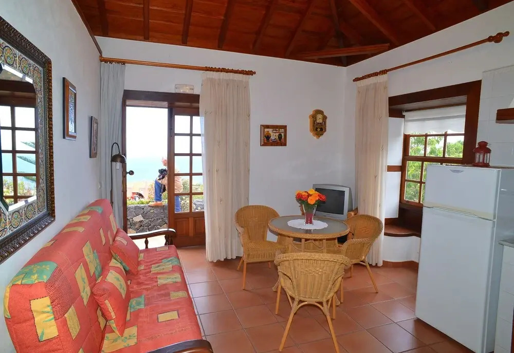 Corral de Payo Casita Blanca