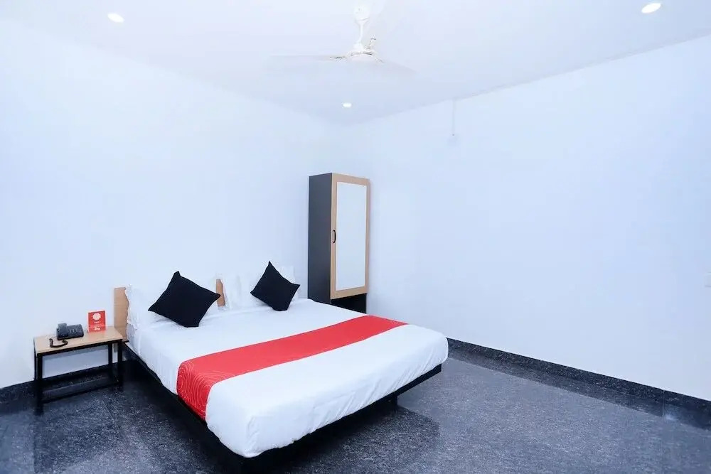 Avittom Cyber Cubez By OYO Rooms