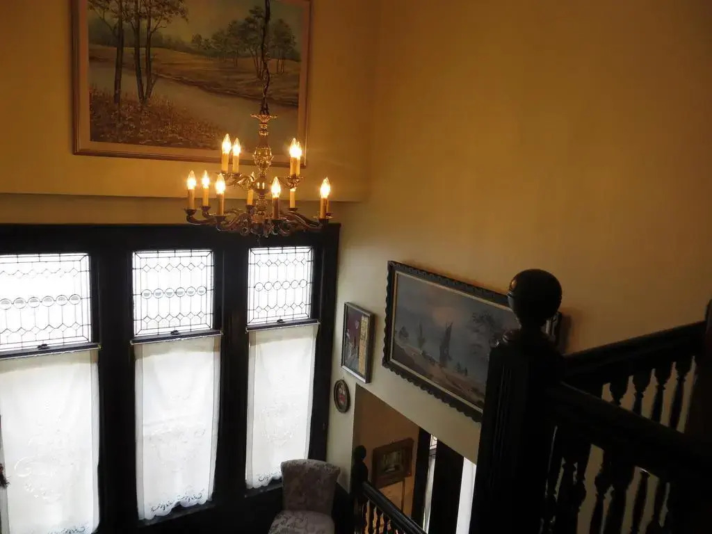 Redwood Bed and Breakfast