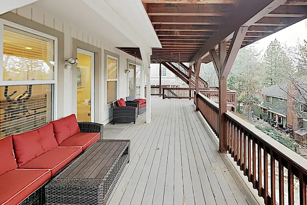 New Listing! Palatial Home W/ Huge Deck, Game Room Home