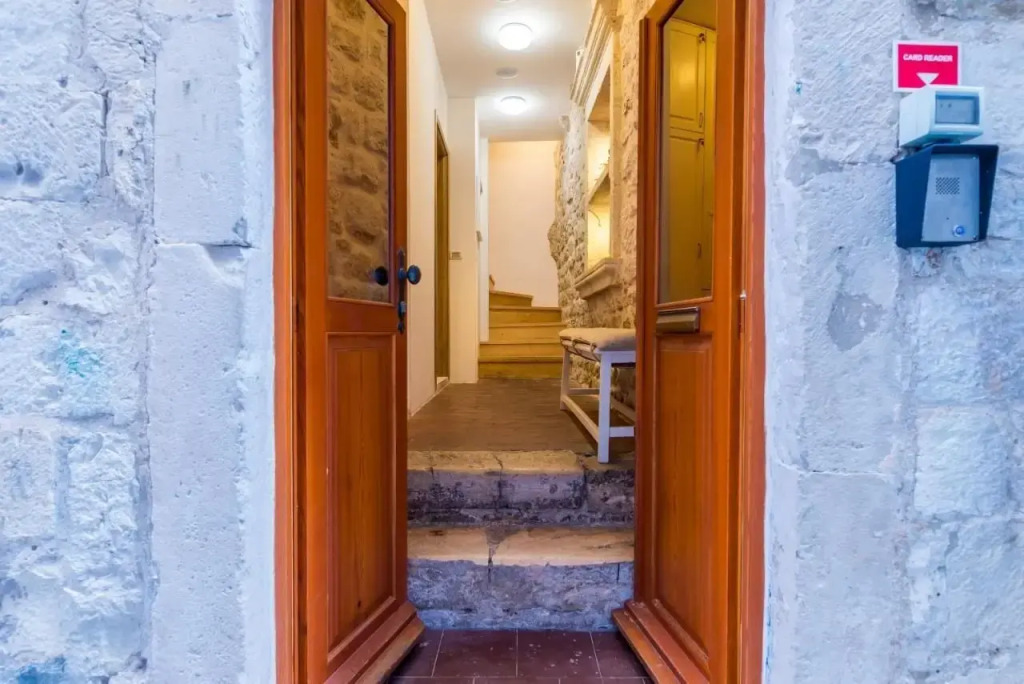 Historical City Center Apartment