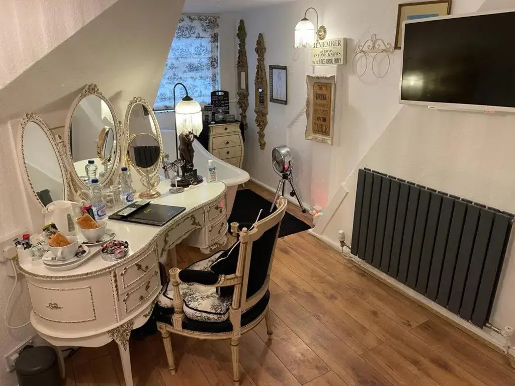 Olivia House