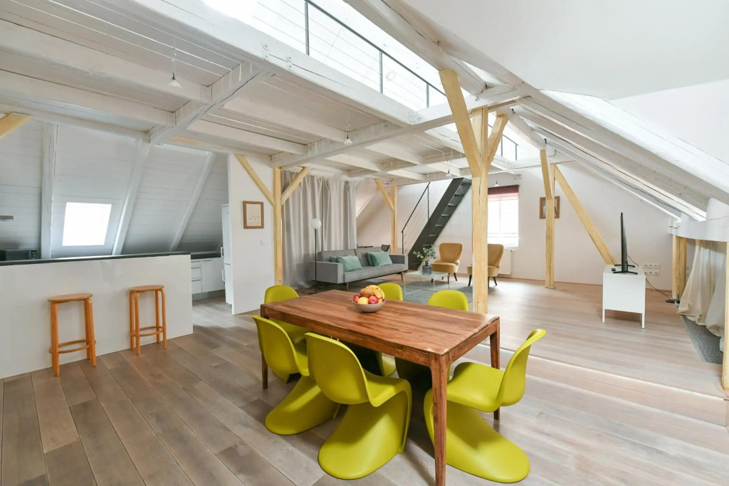 18Th Century Loft At Charles Bridge