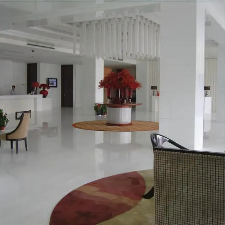 Yifeng Hotel