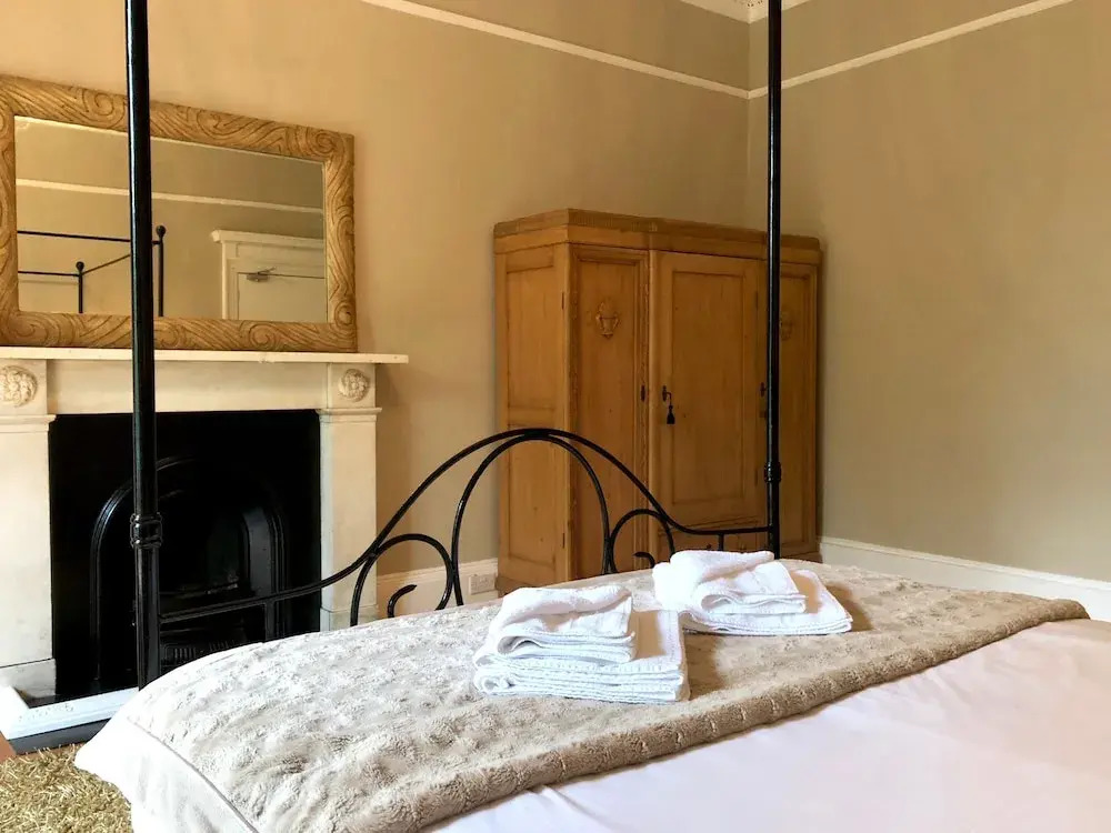 4 Bedroom Georgian Flat In New Town
