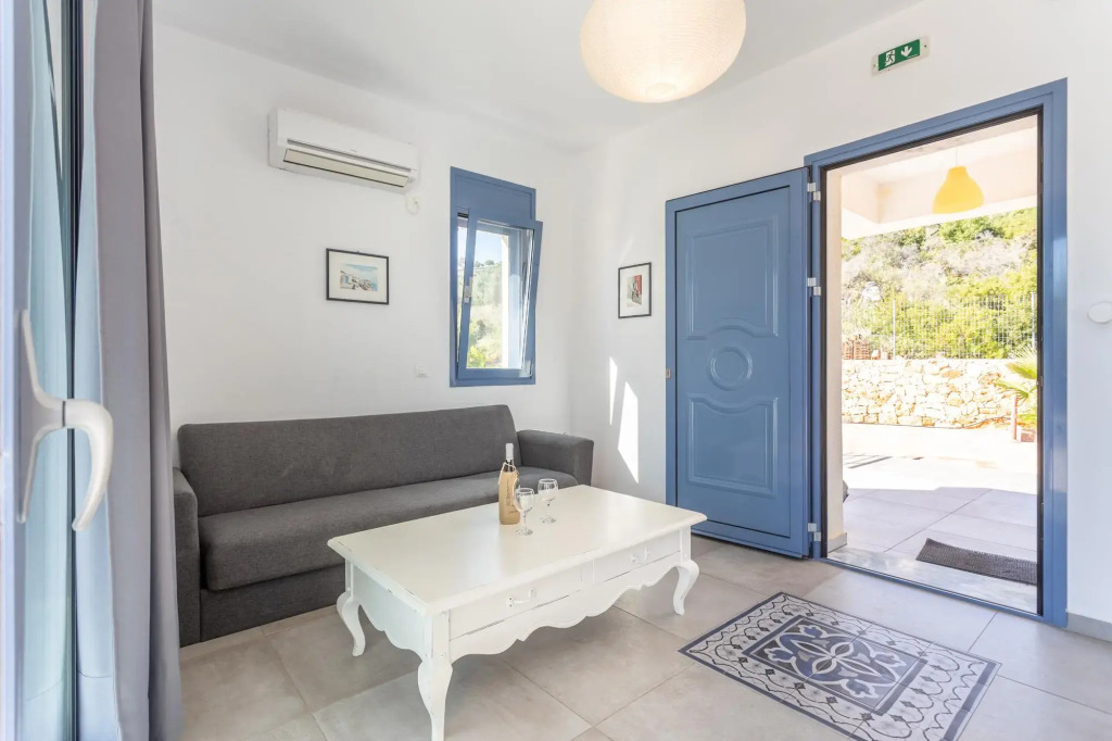 Villa Seahorse Large Private Pool Walk to Beach Sea Views A C Wifi Eco-friendly - 2639