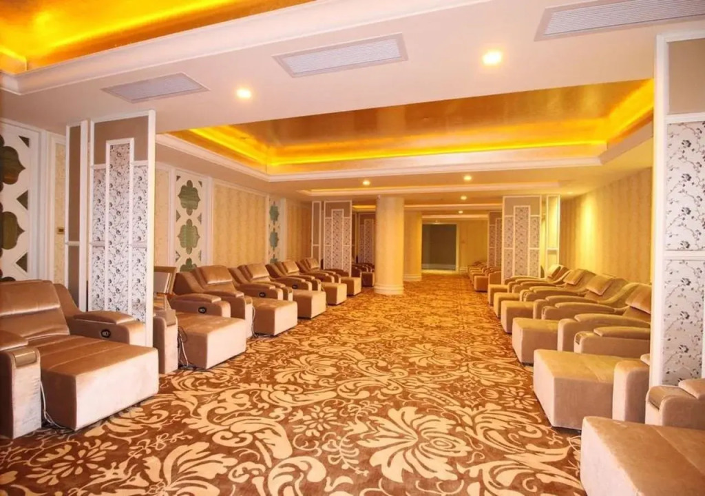 Lake Piedmont International Hotel