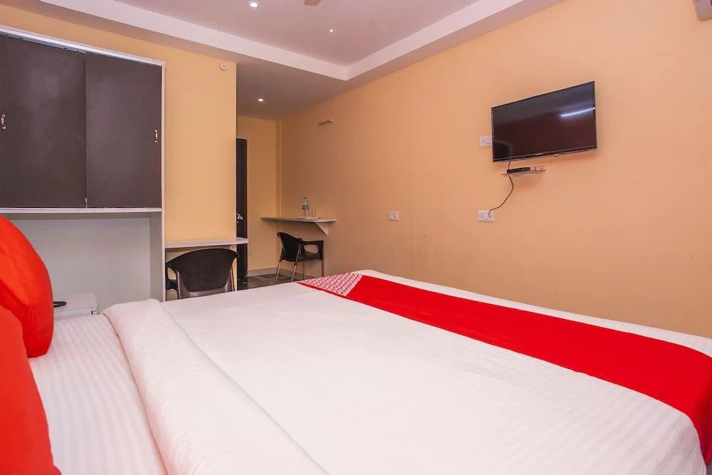 OYO 22837 Chairmen's Hotel