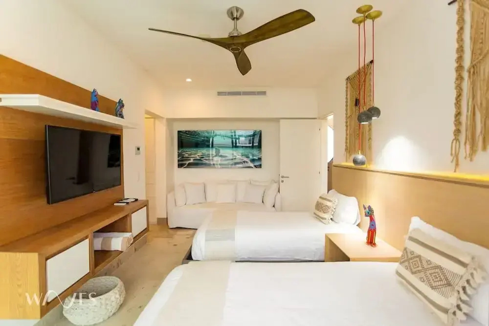 3 Br Ocean Front PH With Stunning Views