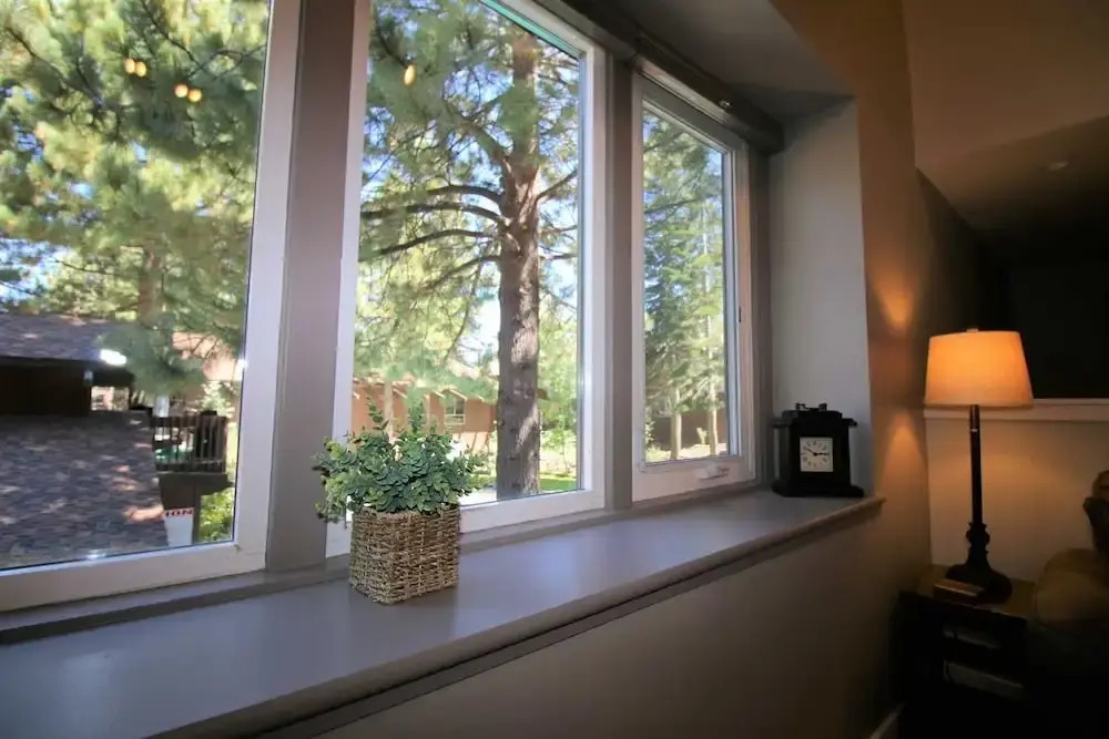 Mammoth Estates Studio Condos - 2 Blocks from The Village Gondola Station
