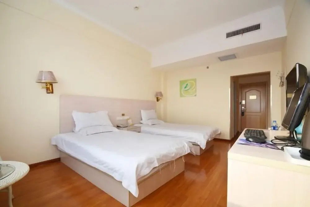 Luohe Jinhangong Hotel (Changjian Plaza Branch, Luohe Station)