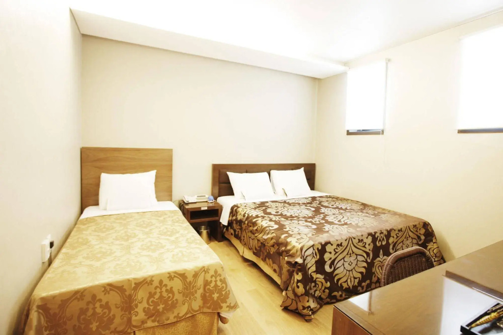 M.BIZ Hotel