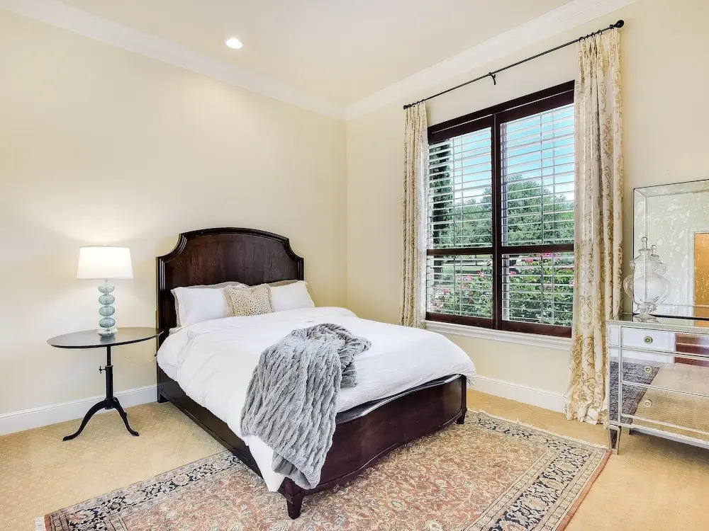 The Arrive Sunrise Estate On Lake Austin 5 Bedroom Estate