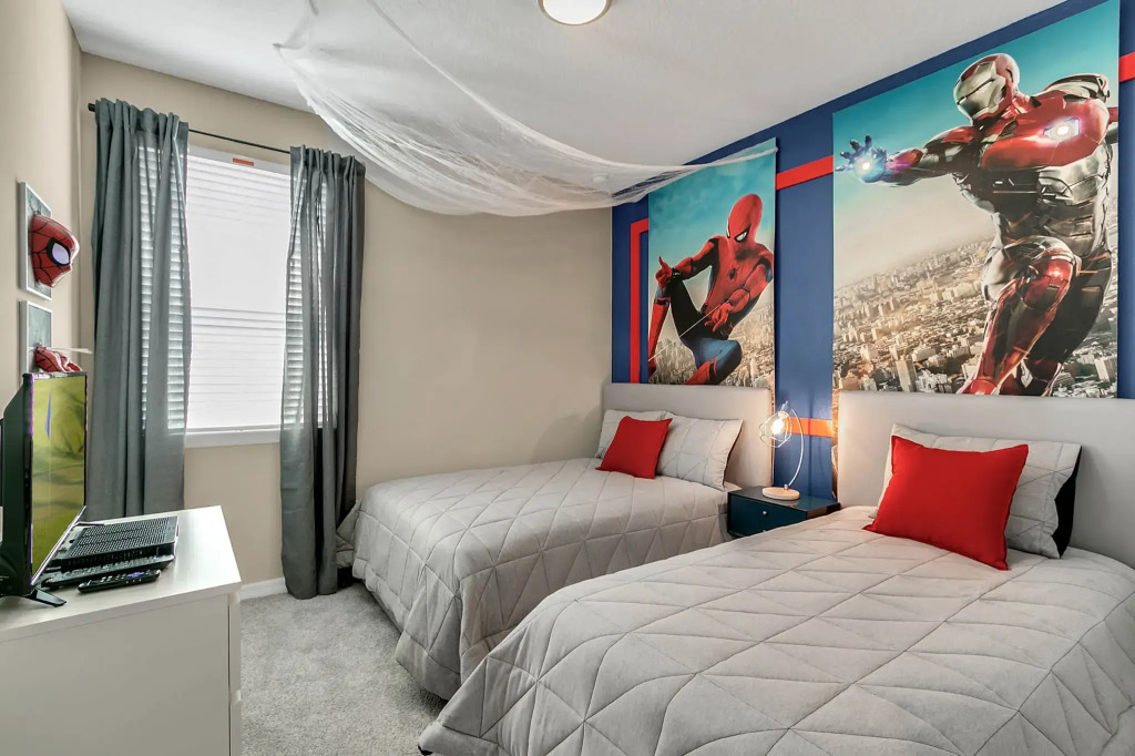 7 Bedrooms 65 Bathrooms Solara 1604 Hg