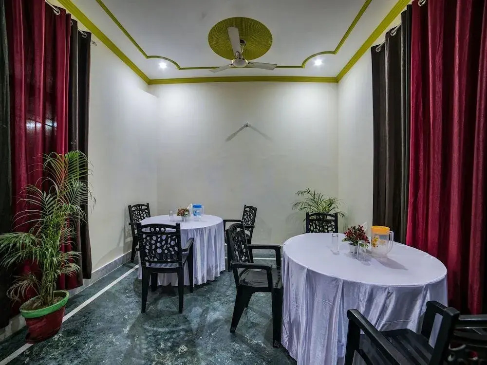 OYO 14246 Onella Rooms