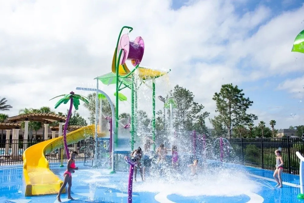 3 Br 2 Miles To Disney, Pool, Free Wifi And More 3 Bedroom Townhouse by RedAwning
