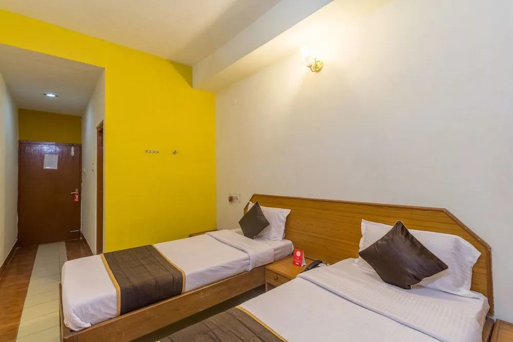 OYO 5332 Hotel Parnil Palace 1