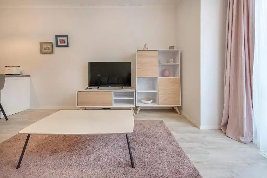 HaPPy Inn Just Studio, Self Check-In-24x7,Parking-in-the-underground-Garage