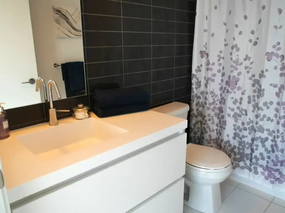 Spacious 3BR Forest Hill Unit