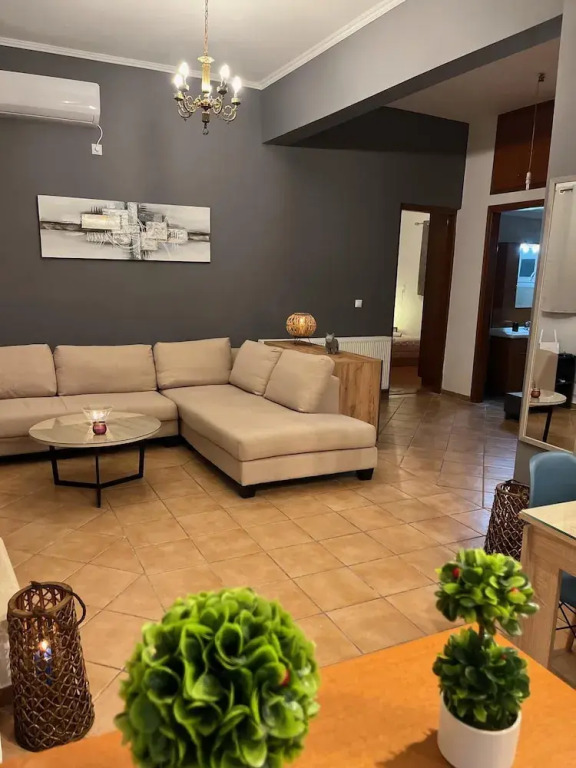 Olive Gem 2-bed Apt Sleeps 4 With Fireplace
