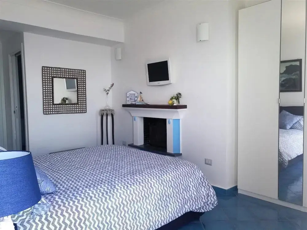Mareluna Holiday Home
