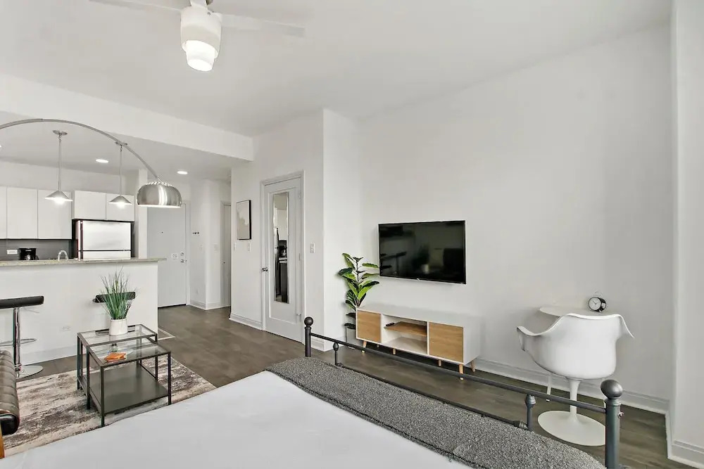 Bright Studio - Del Prado 706