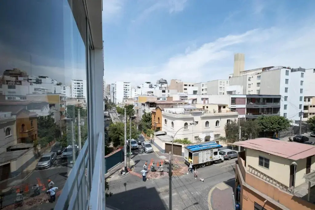 Simply Comfort - Bright and Spacious Apartment in the Heart of Miraflores
