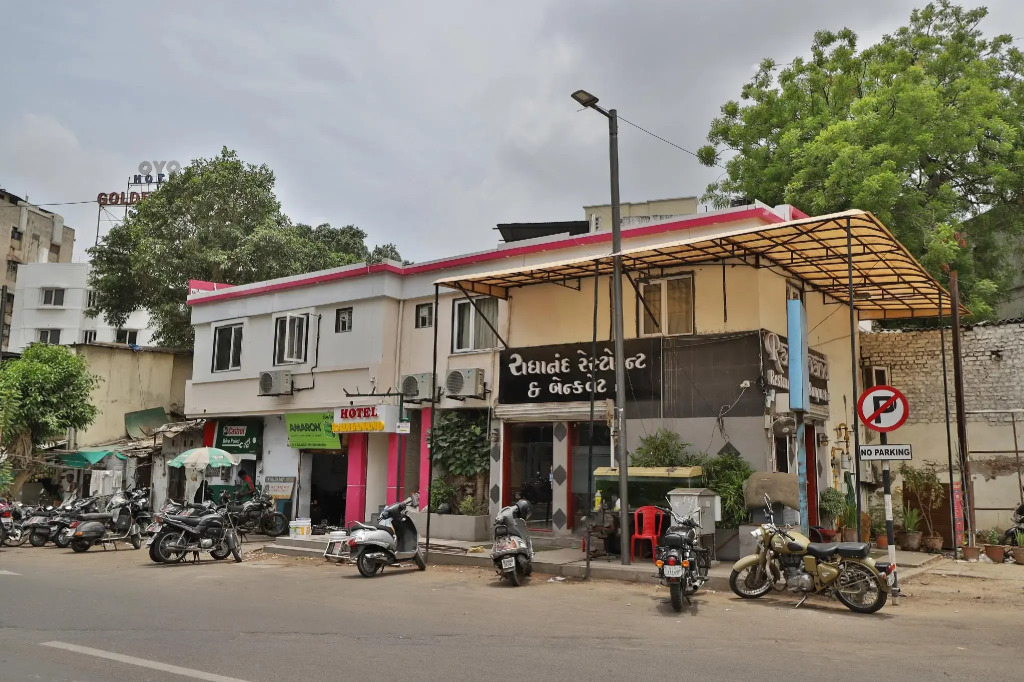 OYO 60599 Kabir Residency