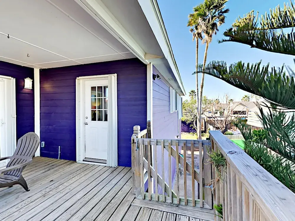 The Purple House - Four Bedroom Home