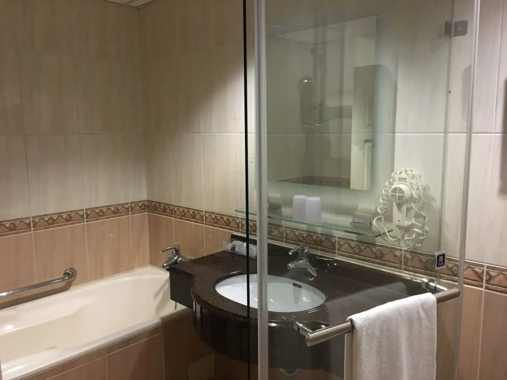 The Riverside Hotel & Motel