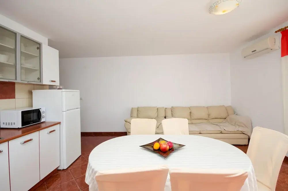Apartments Snjezana