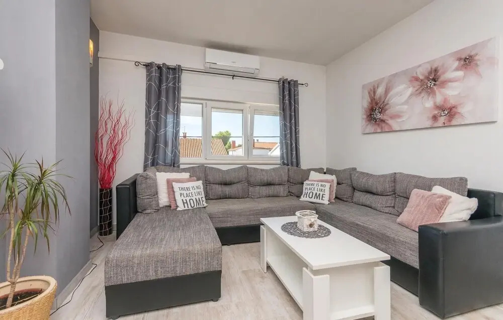 Beautiful Home in Biograd With Wifi and 3 Bedrooms