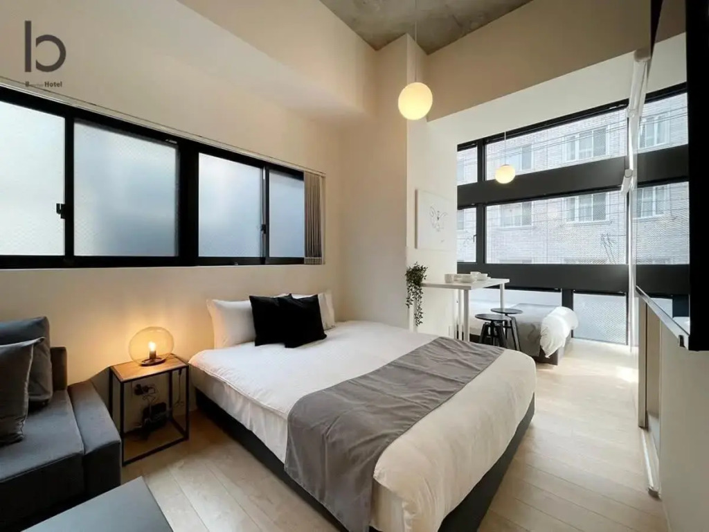 Brand new 1BR apt 5 mins walk to peace park great city view good for 7PPL