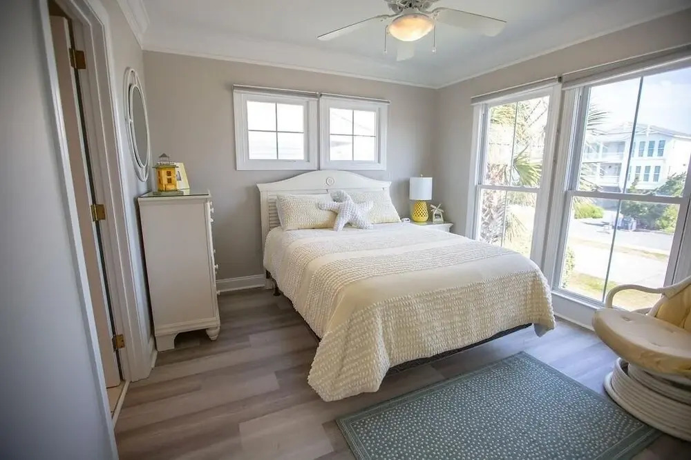 Paw-paw's Place 6 Bedroom Home by RedAwning