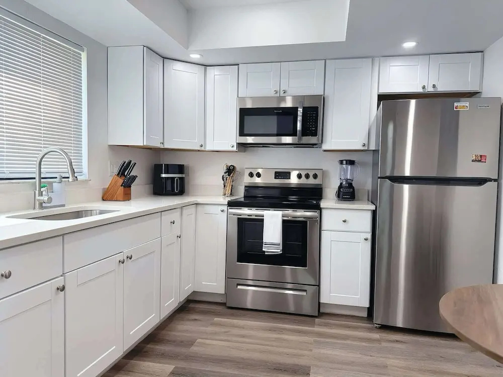 Bright 2BR Apt in Cape Coral Near Caloosahatchee River U102