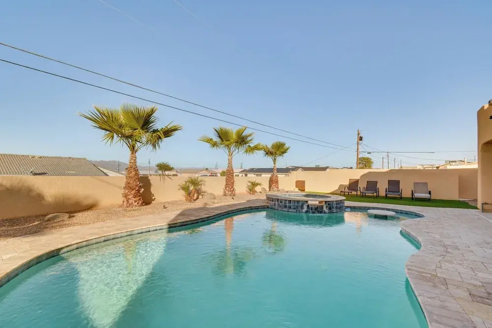 Putting Green & Mtn View: Lake Havasu City Home!