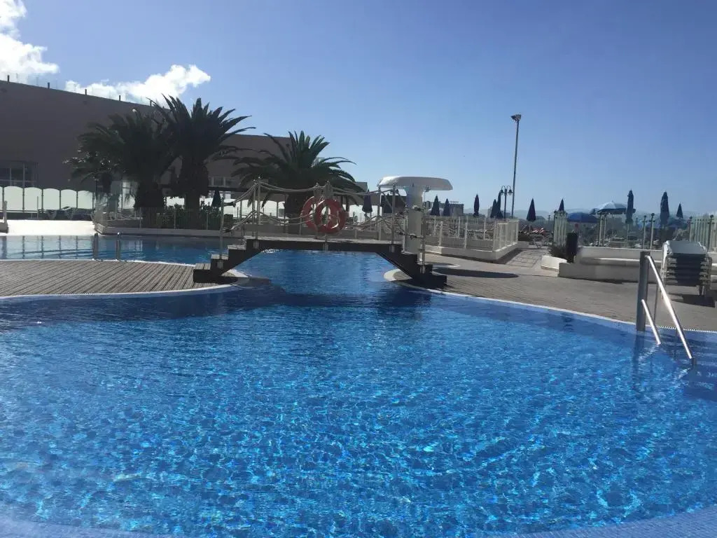Primera línea de mar ! Wuifi y parking gratis!