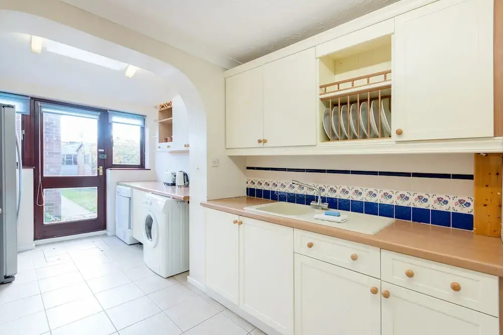 Compton Lodge 5-bedroom house