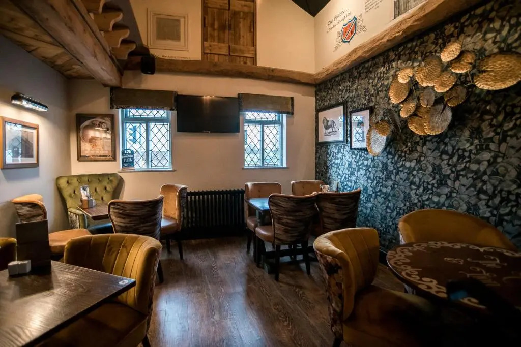 Cat & Lion Country Pub and Hotel
