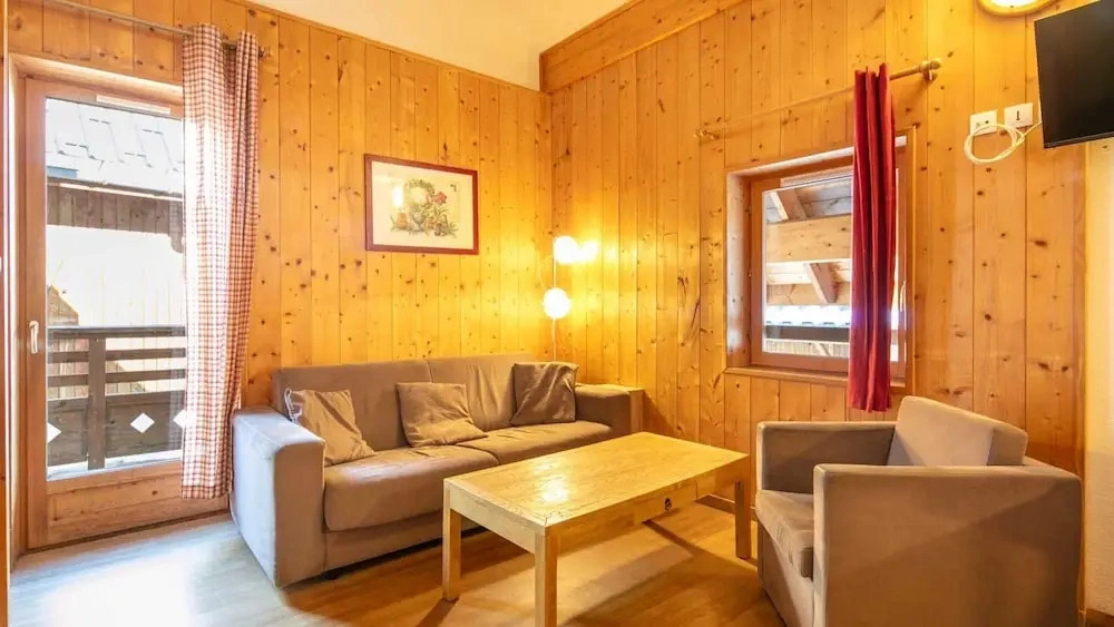 Pet-friendly Family Home With Balcony