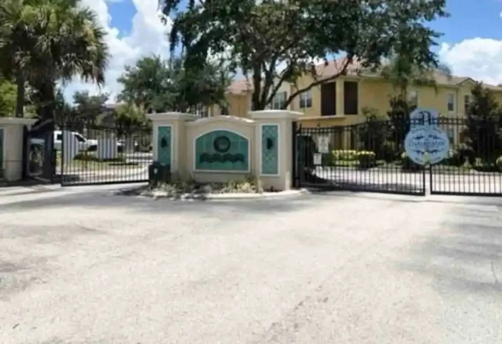 Amazing Disney Themed Oasis 3br Near Parks 3 Bedroom Townhouse by RedAwning