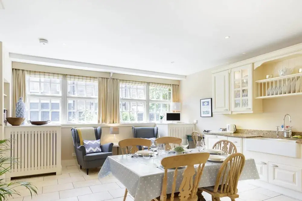 Picturesque Mews House on Cosy Cobbled Street