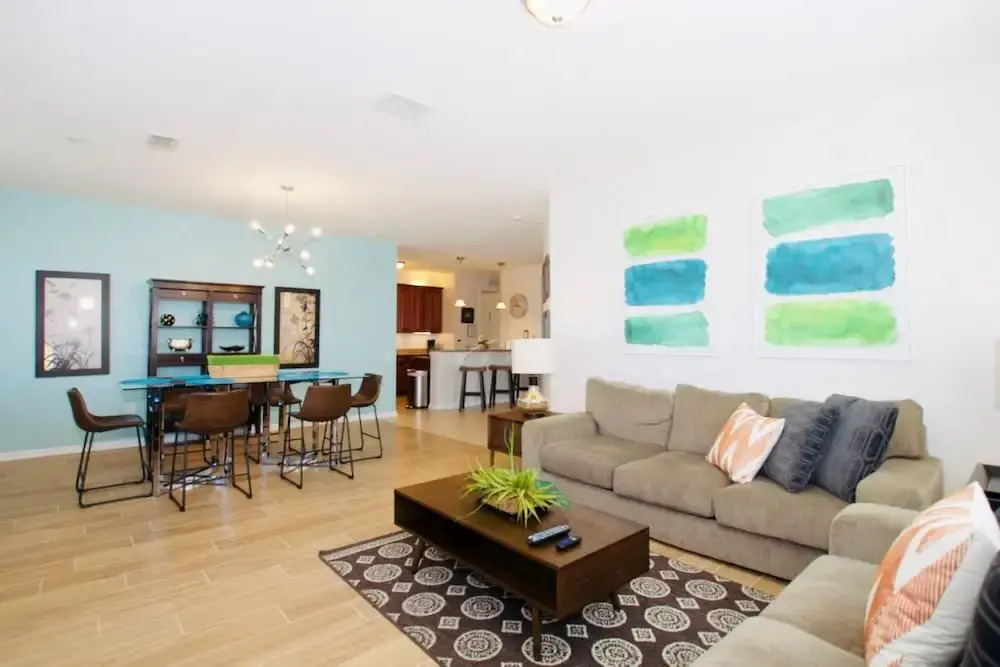 Vista Cay Luxury Lakeview 4 Bedroom Condo 3095
